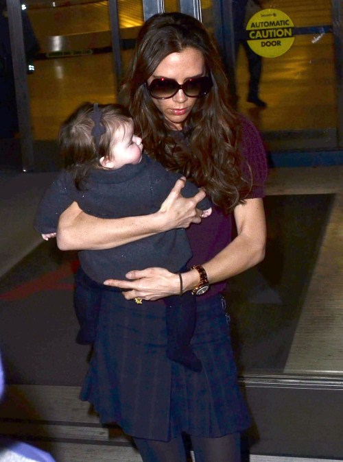 Victoria Beckham arriving at JFK Feb 7 | Celeb Baby Laundry