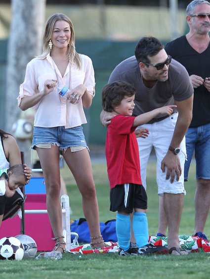 LeAnn Rhimes And Family Head To The Soccer Field!