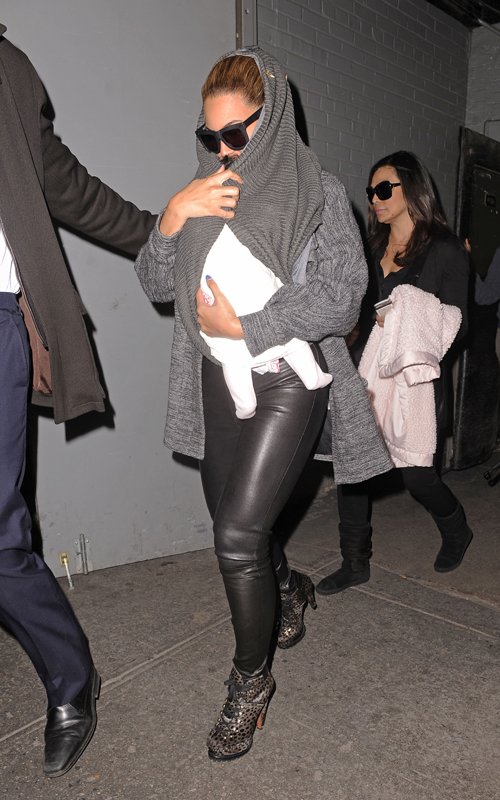 Beyonce Knowles with baby Blue Ivy on the Upper East Side of New York City (March 28)