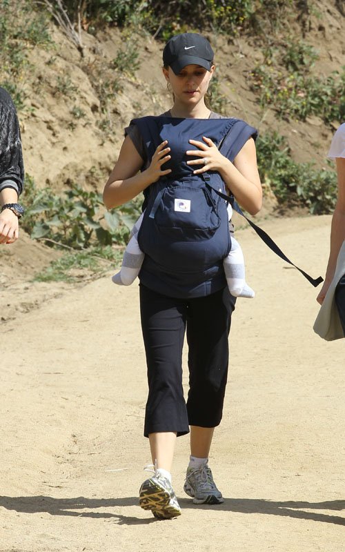 Natalie Portman takes her son Aleph hiking with a couple of her friends in the Hollywood Hills on March 1, 2012 in Los Feliz, CA. Natalie was wearing her rumored wedding ring after sources revealed that she secretly married her sons father Benjamin Millepied.