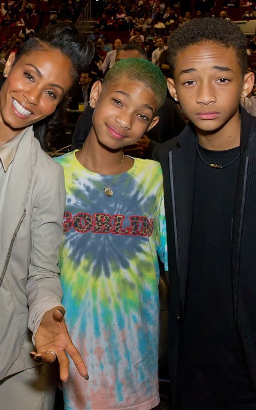 Will and Jada Pinkett Smith with Willow and Jaden at the Miami Heat vs ...