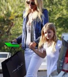 Gwyneth Paltrow shopping with Apple in Santa Monica - April 19