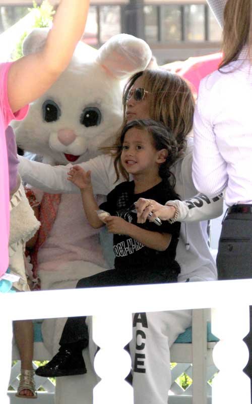 Jennifer Lopez & Boyfriend Casper Smart take Max and Emme to meet the Easter Bunny