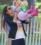 Bethenny Frankel and Jason Hobby have a date with Bryn at the park (Photos) 0502