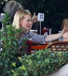 January Jones Lunches With Baby Xander 0520