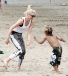 No Doubt Gwen Stefani And Her Boys Loved The Beach Party (Photos) 0521