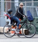 Naomi Watts bikes Alexander around Soho 0502