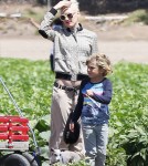 Gwen Stefani with her children Kingston and Zuma at Moorpark Farm Center in Moorpark, CA - May 26