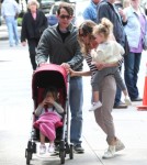 Sarah Jessica Parker And Girls Stroll In The City 0606