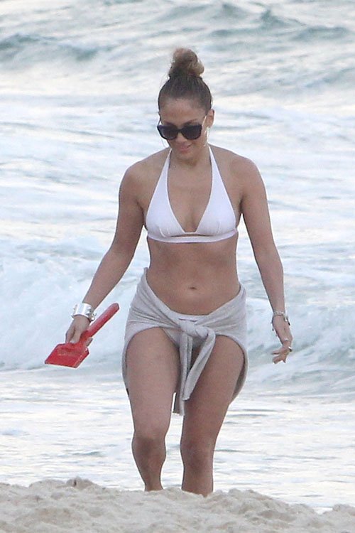 Jennifer Lopez and her boyfriend Casper Smart with Max and Emme at the beach in Rio de Janeiro – June 25