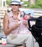 Jessica Alba Monkeys Around With Haven And Honor Warren At The Park 0727