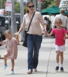 Jennifer Garner Leaves Samuel At Home For Lunch With Her Ladies 0703
