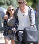 Chris Hemsworth Strolls With His Family Before Turning Back Into Thor 0717