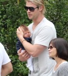 Chris Hemsworth Cradles India Hemsworth As Family Goes Out To Lunch 0713