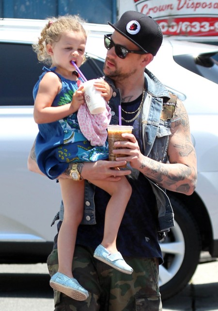 Harlow Madden Joins Joel Madden For A Sweet Treat To Beat The Heat 0731