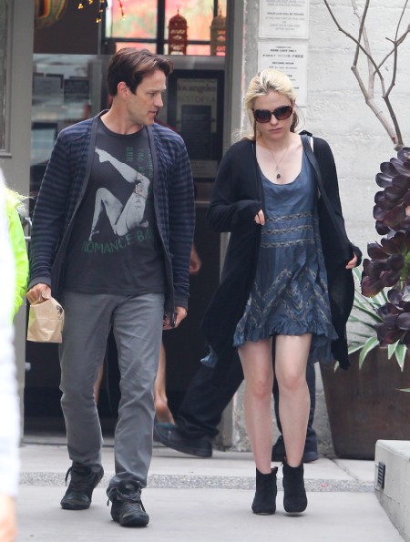 Anna Paquin Shows Off Baby Bump While Lunching With Stephen Moyer 0713