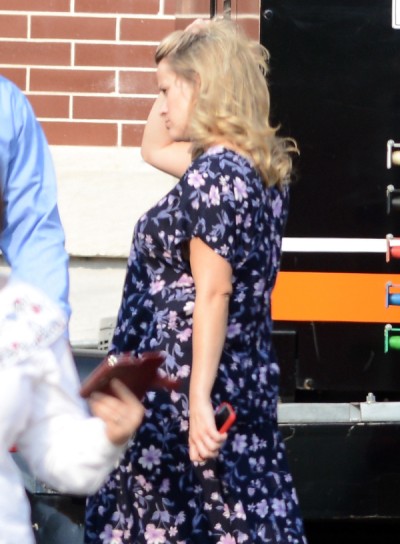 Reese Witherspoon Finishing Up Work Before Baby Comes 0703