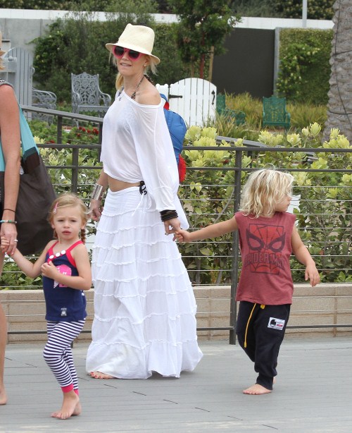Gwen Stefani takes her son Zuma to the beach with some friends in Santa Monica, California on July 14, 2012.