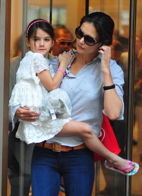 Suri Cruise Set To Become The Richest Little Girl In Hollywood