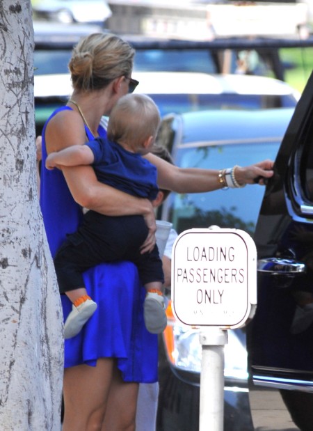 Kate Hudson Takes Time Away From Glee To Lunch With Her Boys 0803