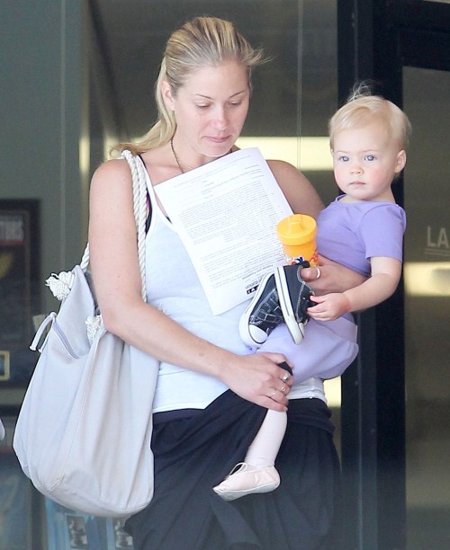 Christina Applegate And Her Daughter Sadie Stopping By A Health And ...