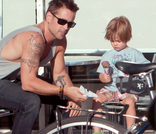 ‘Total Recall’ actor Colin Farrell takes his son Henry out for an ice cream cone at Baskin-Robbins in Los Angeles, California on August 20, 2012. Afterwards they stop at a local newsstand and Colin buys Henry a children’s book.