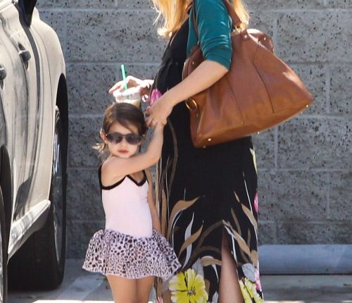 Pregnant actress Sarah Michelle Gellar takes her daughter Charlotte Prinze to a ballet class in Studio City, California on August 18, 2012