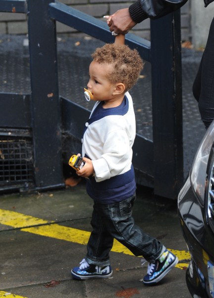 Alicia Keys and her son Egypt leave the ITV studios in London, England on September 26, 2012.