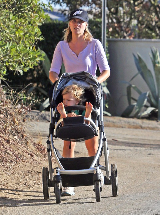 Ali Larter and her son Theodore out for a walk at Runyon Canyon in ...