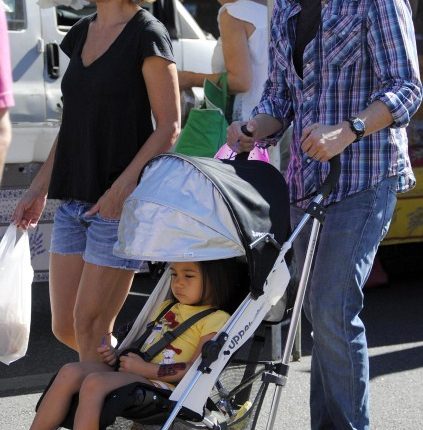 jon Cryer, his wife Lisa Joyner and daughter Daisy visited a farmers market in West Hollywood, California on September 2, 2012.