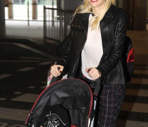 Gwen Stefani Lands In London