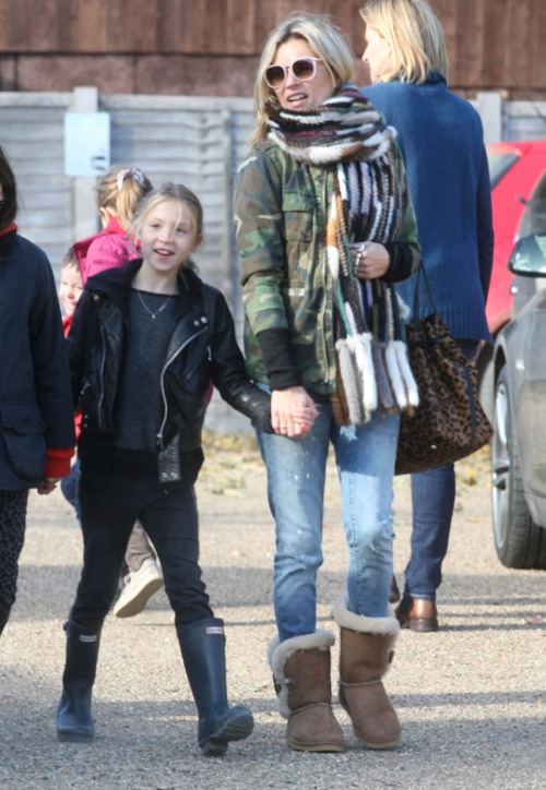 Exclusive... Kate Moss And Daughter Out In Cotswolds | Celeb Baby Laundry
