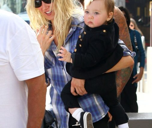 Kimberly Stewart was spotted while out with daughter, Delilah del Toro, in Los Angeles, California on October 5, 2012.