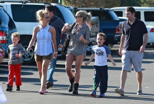 Britney & Jamie Lynn Spears Take Her Boys Shopping At Target | Celeb ...