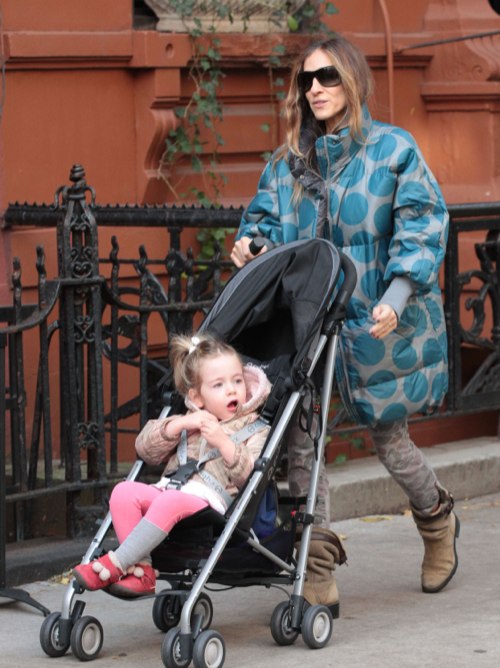 Sarah Jessica Parker Walks Her Kids To School | Celeb Baby Laundry