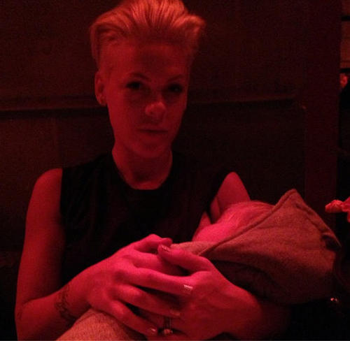 Carey Hart Tweets Picture Of Wife Pink Breastfeeding Their Daughter Willow Sage