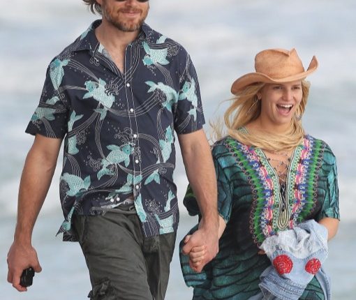 Semi-Exclusive… Jessica Simpson & Eric Johnson Take A Romantic Stroll On The Beach