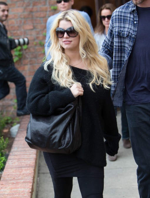Jessica Simpson Continues To Hide Her Growing Baby Bump | Celeb Baby ...