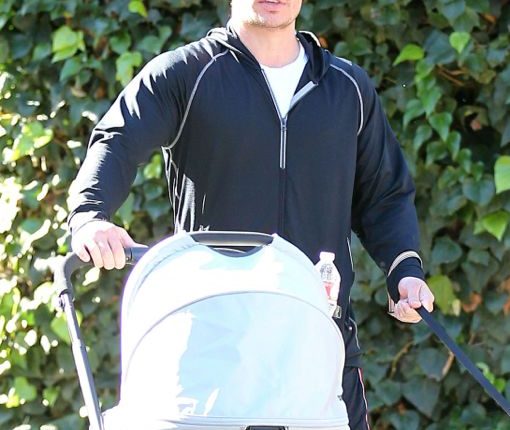 Exclusive… Nick Lachey Takes Camden For A Stroll