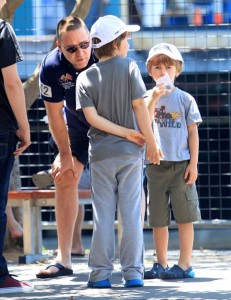 Russell Crowe Goes To Lunch While Catching Up With His Children | Celeb ...