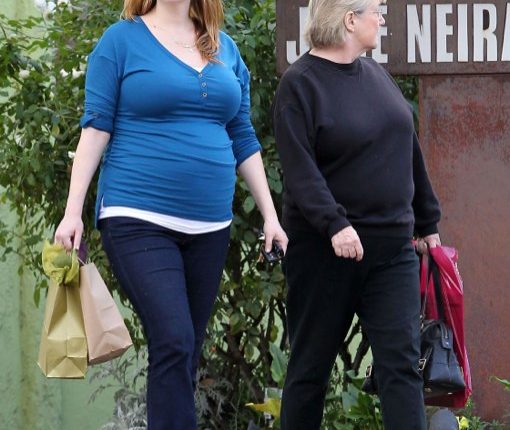 Exclusive… Pregnant Sara Rue Spends The Day With Family