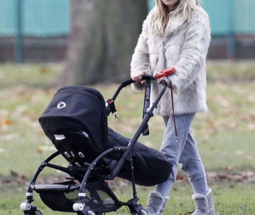 Exclusive… Sienna Miller Takes Marlowe For A Walk