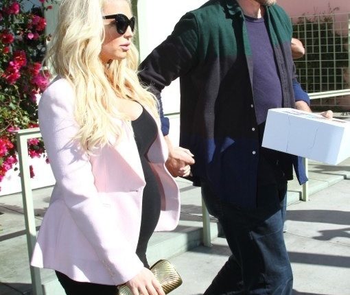 Pregnant Jessica Simpson Leaving The Ivy
