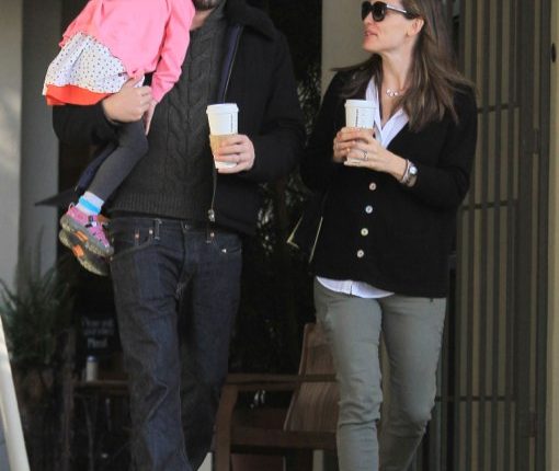 Ben Affleck & Jennifer Garner Stop For Coffee