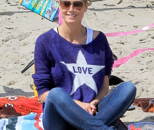 Heidi Klum Takes Her Kids To The Beach