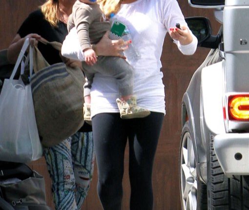 Hilary Duff Picks Luca Up From Her Mom’s House
