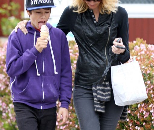 Laura Dern And Her Son Go For Ice Cream