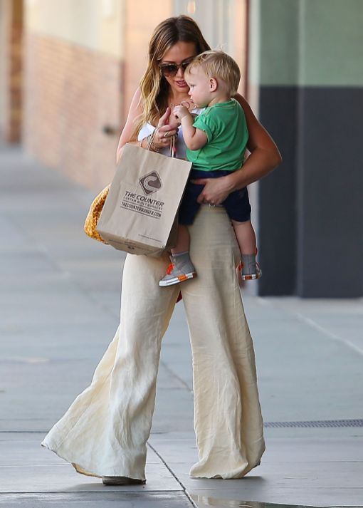 Exclusive… Hilary Duff & Son Luca Leaving The Counter After Dinner ...