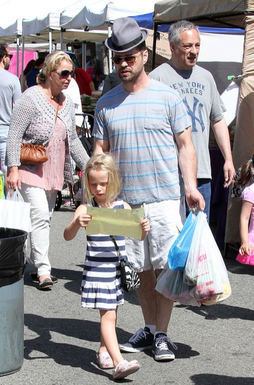 Jason Priestley Takes His Kids To The Farmers Market | Celeb Baby Laundry