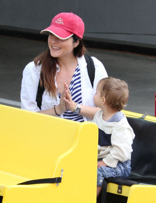 Selma Blair And Her Son At The Farmers Market | Celeb Baby ...